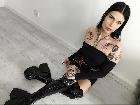 VenomDoll -  Dominante, selbstbewusste Brünette mit aufregenden Tattoos und einer grenzenlosen Einstellung.