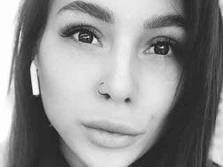 Anal-Sex, Gangbang, Oralsex, Schlucken, Spanking, Tattoos, Voyeurismus