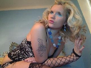 Anal-Sex, Dominant, Fetisch, Gangbang, Lack und Leder, Natursekt, Rollenspiele, Schlucken, Sexspielzeug