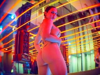 Anal-Sex, Dominant, Exhibitionismus, Fetisch, Lack und Leder, Oralsex, Schlucken, SM-Sex